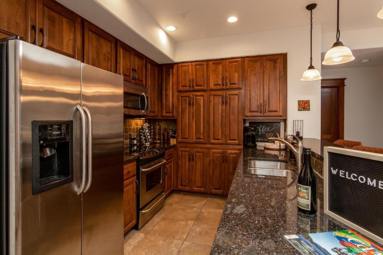 Modern Riverstone Condo With Grand Deck - Steps To Shops, Restaurants, Trails And River コー・ダリーン エクステリア 写真